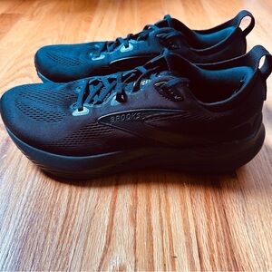 Brooks Running Mens 10 2E Wide Glycerin 22 Black Black Ebony Max Cushion Shoes